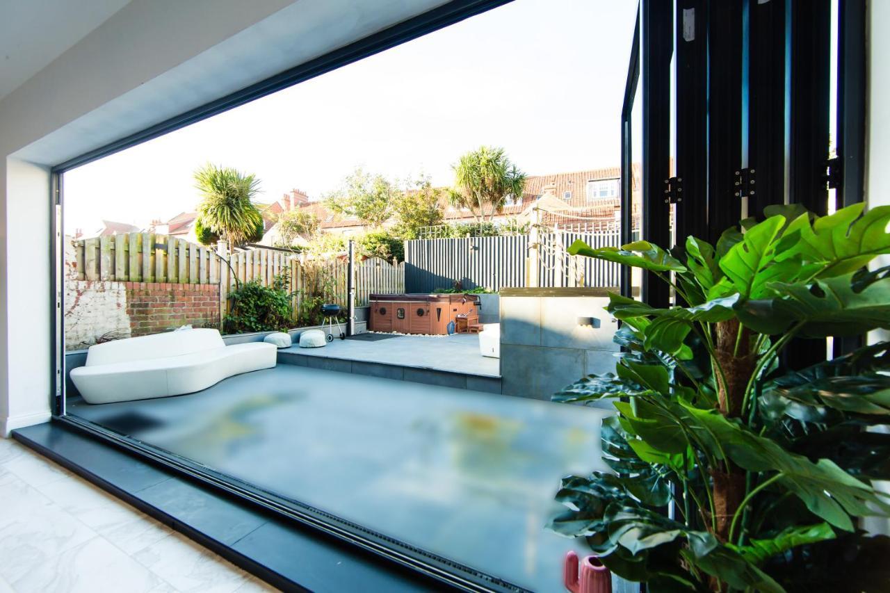 Rounton Villa By Maison Parfaite - Hot Tub - Sea Views - Parking Robin Hood's Bay Buitenkant foto